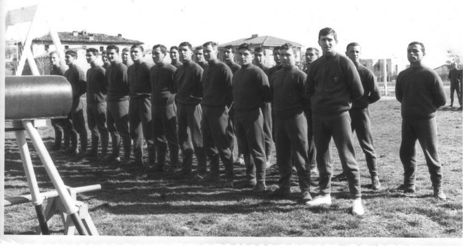 GIURAMENTO  42° CORSO AUC  ASCOLI PICENO - 27 febb 1966 - 3^ al campo sportivo dopo il giuramento